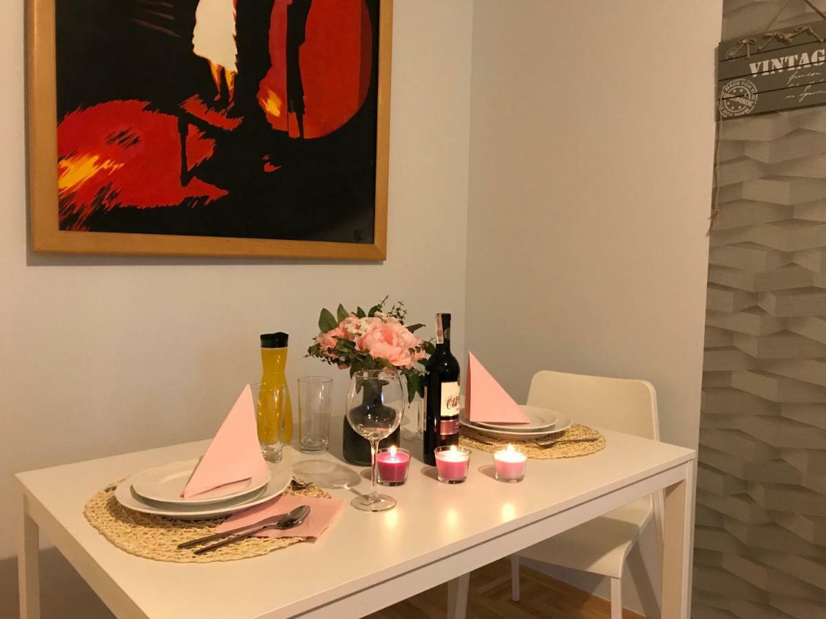 Rent0Nline Hoza Apartment Center Metro Варшава Екстер'єр фото