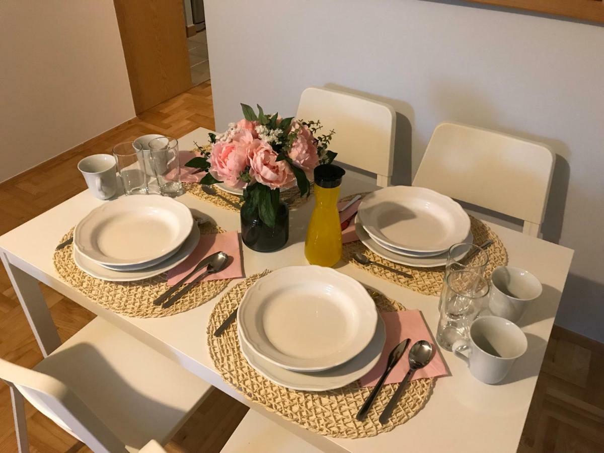 Rent0Nline Hoza Apartment Center Metro Варшава Екстер'єр фото